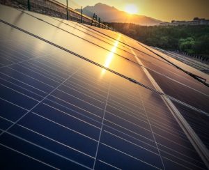 Instalación comercial de paneles solares en zona sur