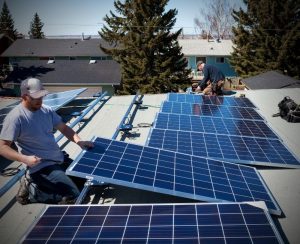 Instalación de paneles solares en residencia de Monterrey